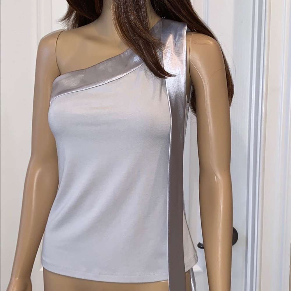 EUC White House Black Market Top